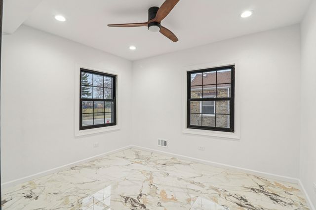 1509 Center Street, Des Plaines, IL 60018