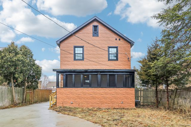 1509 Center Street, Des Plaines, IL 60018