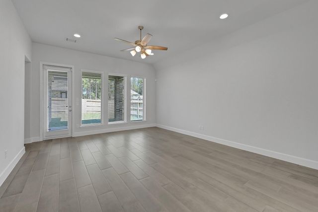 15835 Bird Of Paradise Drive, Conroe, TX 77302