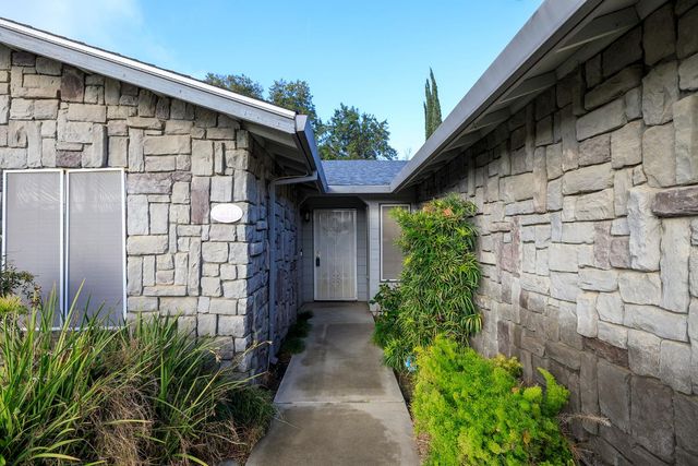 2313 Calcagno St, Ceres, CA 95307