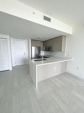 2000 METROPICA Way 2311, Sunrise, FL 33323