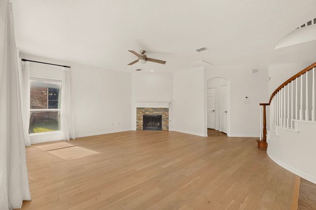 4304 Harpers Ferry Drive, Grand Prairie, TX 75052