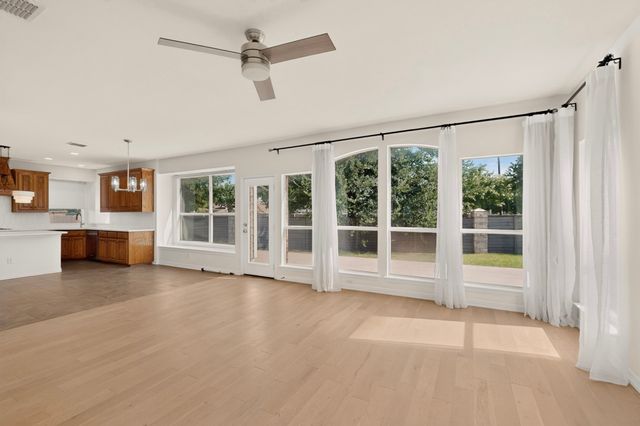 4304 Harpers Ferry Drive, Grand Prairie, TX 75052