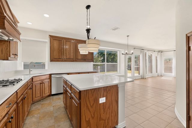 4304 Harpers Ferry Drive, Grand Prairie, TX 75052