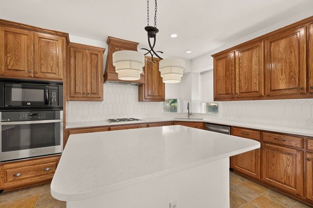 4304 Harpers Ferry Drive, Grand Prairie, TX 75052