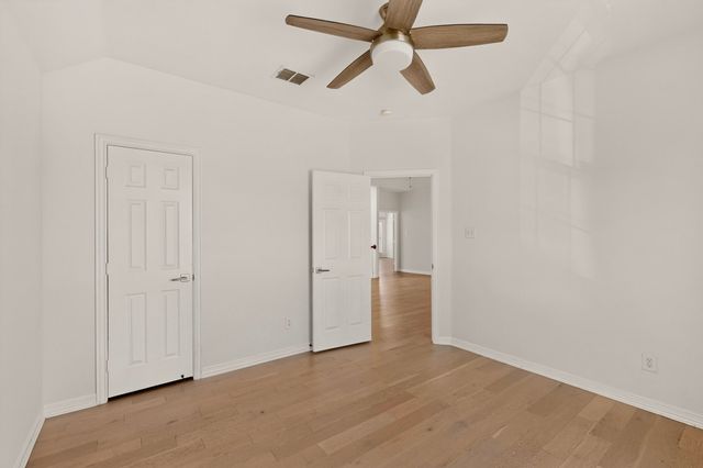 4304 Harpers Ferry Drive, Grand Prairie, TX 75052