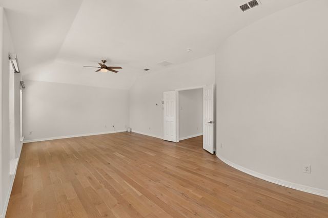 4304 Harpers Ferry Drive, Grand Prairie, TX 75052