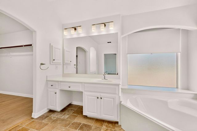 4304 Harpers Ferry Drive, Grand Prairie, TX 75052