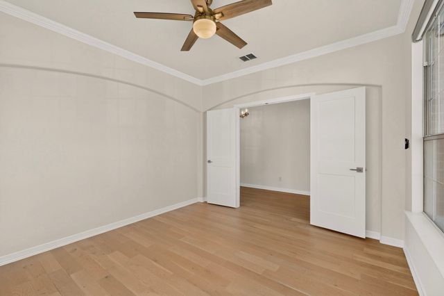 4304 Harpers Ferry Drive, Grand Prairie, TX 75052