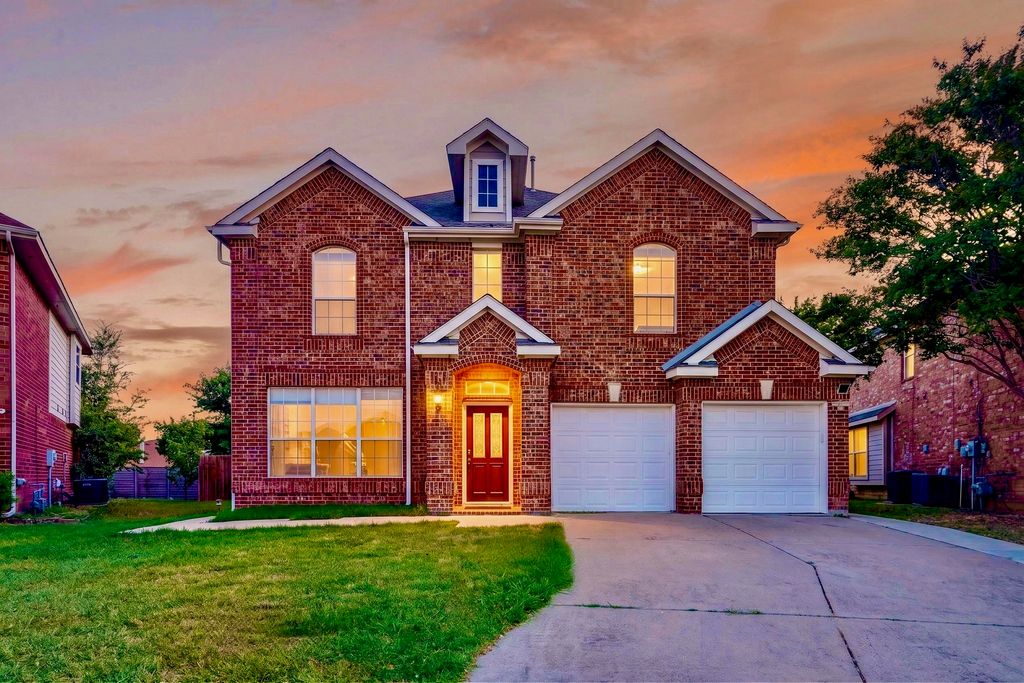 4304 Harpers Ferry Drive, Grand Prairie, TX 75052