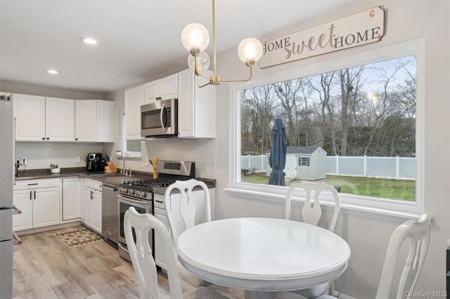 31 Howell Place, Speonk, NY 11972