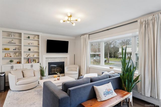 31 Howell Place, Speonk, NY 11972