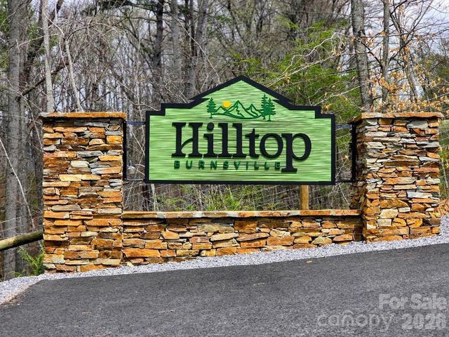 22 Salt Box Haven, Burnsville, NC 28714