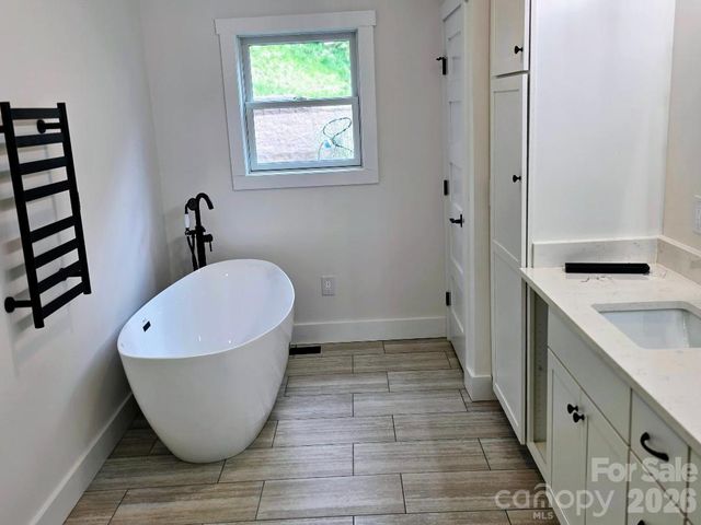 22 Salt Box Haven, Burnsville, NC 28714