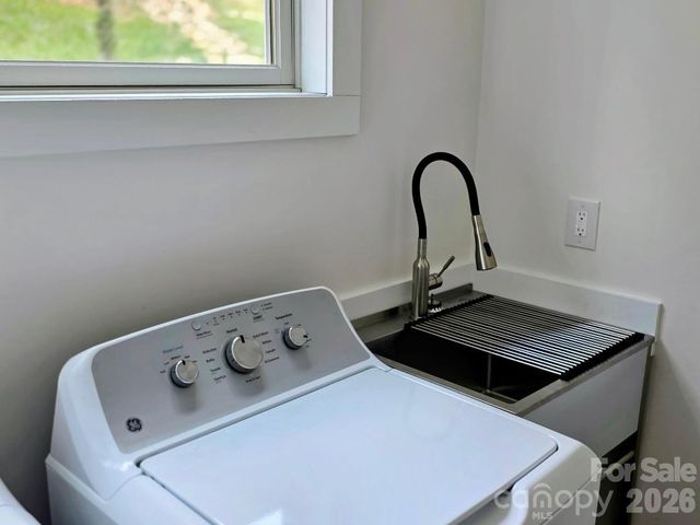 22 Salt Box Haven, Burnsville, NC 28714