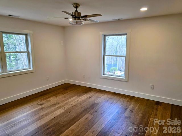 22 Salt Box Haven, Burnsville, NC 28714