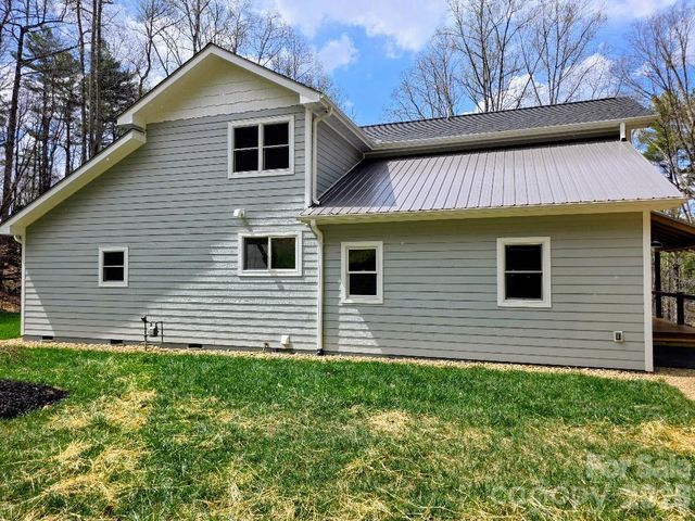 22 Salt Box Haven, Burnsville, NC 28714