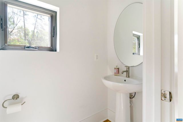 985 5TH ST SW, Charlottesville, VA 22902