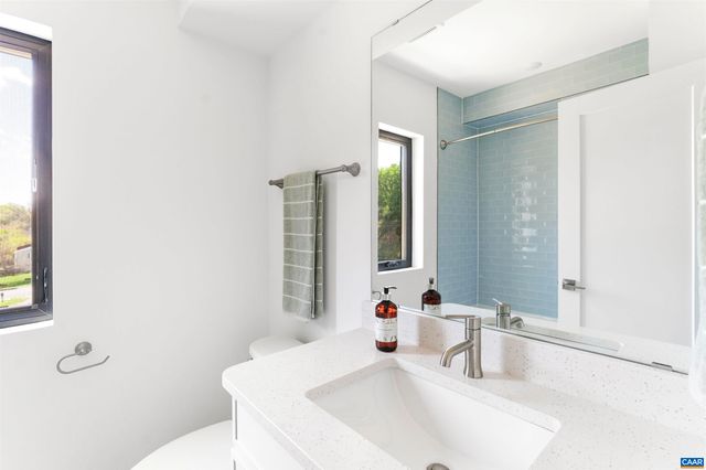 985 5TH ST SW, Charlottesville, VA 22902