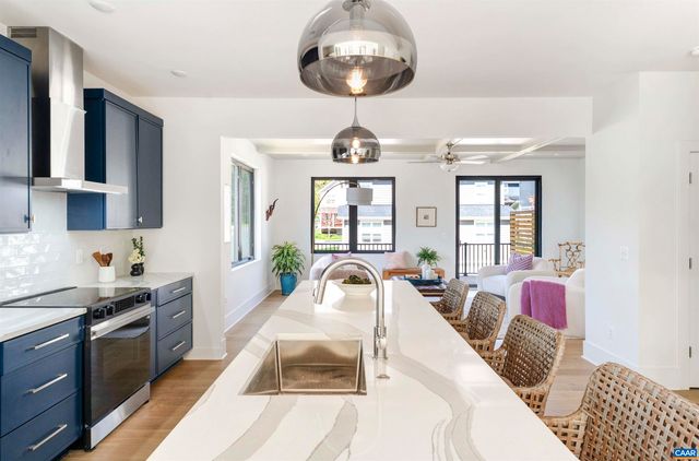 985 5TH ST SW, Charlottesville, VA 22902