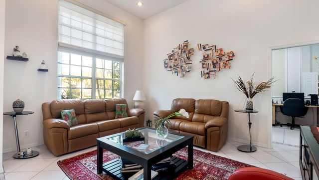 3171 Overlook Road, Davie, FL 33328