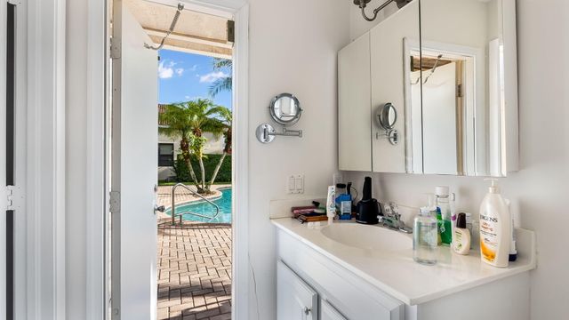 3171 Overlook Road, Davie, FL 33328