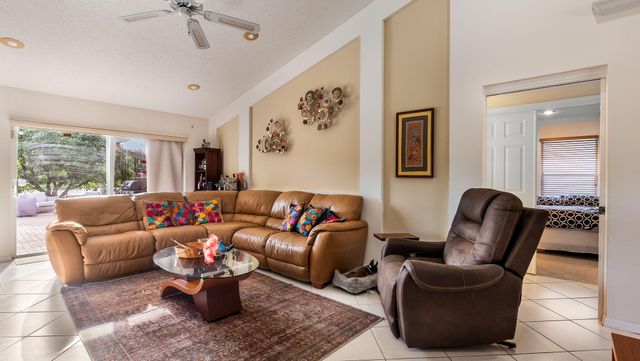 3171 Overlook Road, Davie, FL 33328