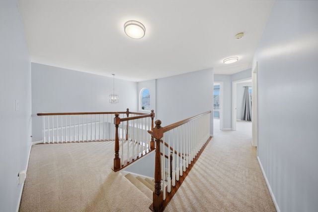 121 AUGUSTA Drive, Streamwood, IL 60107