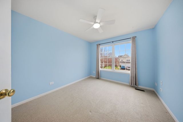 121 AUGUSTA Drive, Streamwood, IL 60107