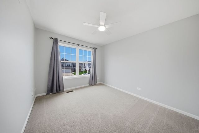 121 AUGUSTA Drive, Streamwood, IL 60107