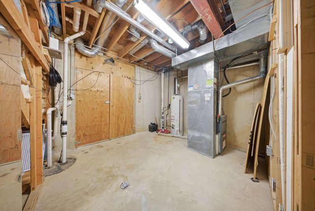 121 AUGUSTA Drive, Streamwood, IL 60107