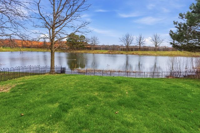 121 AUGUSTA Drive, Streamwood, IL 60107