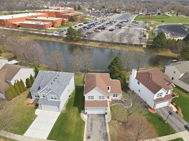 121 AUGUSTA Drive, Streamwood, IL 60107