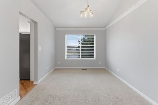 121 AUGUSTA Drive, Streamwood, IL 60107