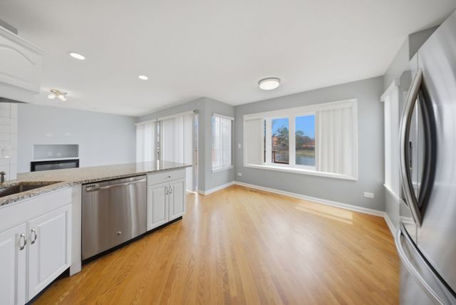 121 AUGUSTA Drive, Streamwood, IL 60107