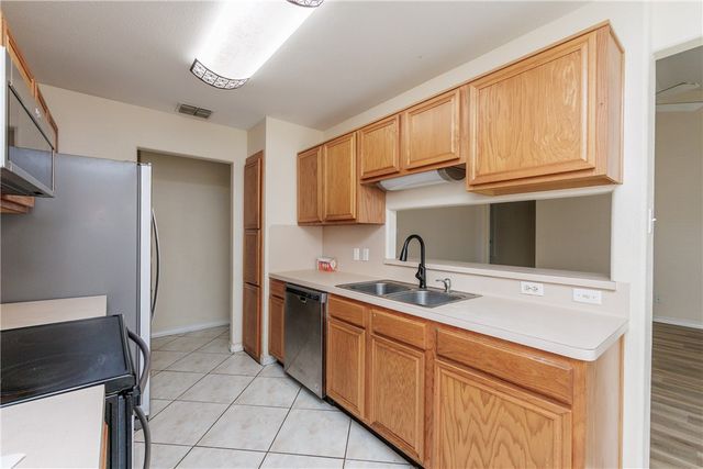 2256 Ivy Dr, Corpus Christi, TX 78418