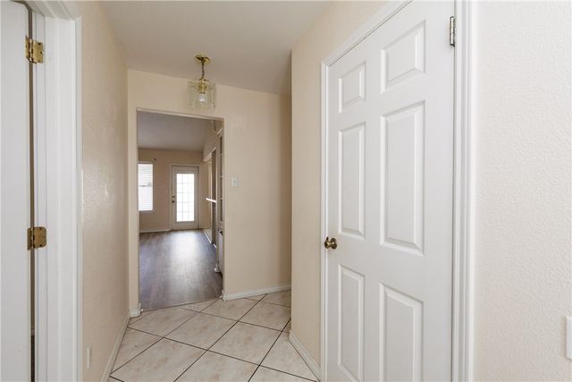 2256 Ivy Dr, Corpus Christi, TX 78418