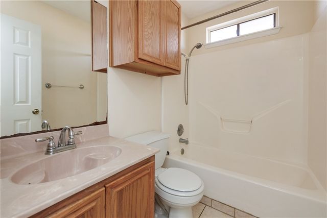 2256 Ivy Dr, Corpus Christi, TX 78418