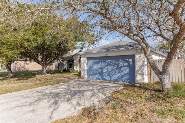 2256 Ivy Dr, Corpus Christi, TX 78418