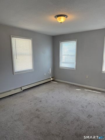 54 Roosevelt Street 2nd Floor, Hartford, CT 06114