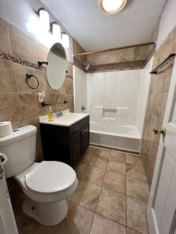 54 Roosevelt Street 2nd Floor, Hartford, CT 06114