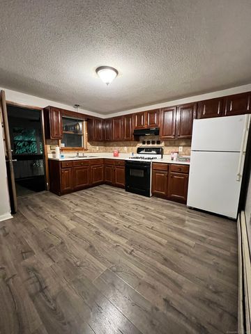 54 Roosevelt Street 2nd Floor, Hartford, CT 06114