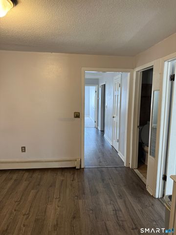 54 Roosevelt Street 2nd Floor, Hartford, CT 06114