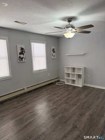 54 Roosevelt Street 2nd Floor, Hartford, CT 06114