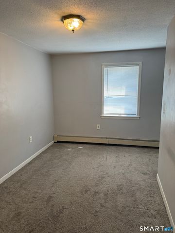 54 Roosevelt Street 2nd Floor, Hartford, CT 06114