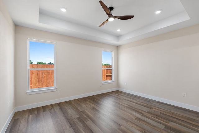 5847 Black Pine Circle, Granbury, TX 76048