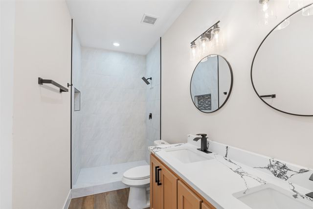 5847 Black Pine Circle, Granbury, TX 76048