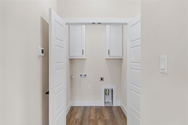 5847 Black Pine Circle, Granbury, TX 76048