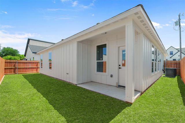 5847 Black Pine Circle, Granbury, TX 76048