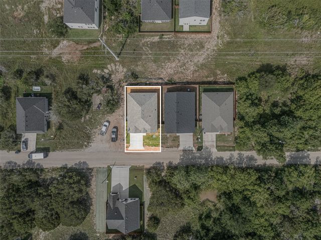 5847 Black Pine Circle, Granbury, TX 76048